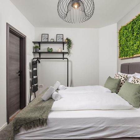 Apartments & Rooms One World Rijeka Eksteriør bilde