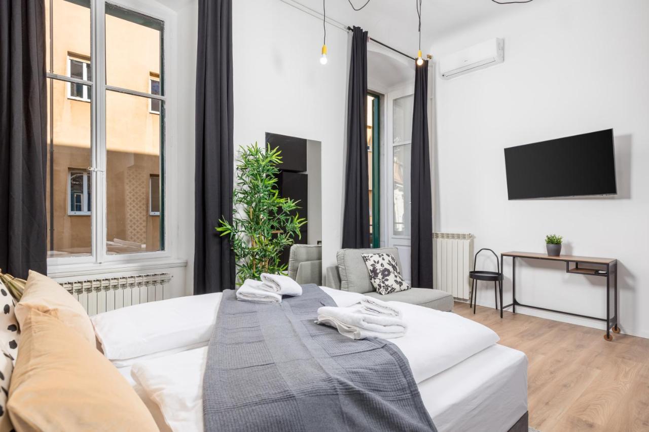 Apartments & Rooms One World Rijeka Eksteriør bilde