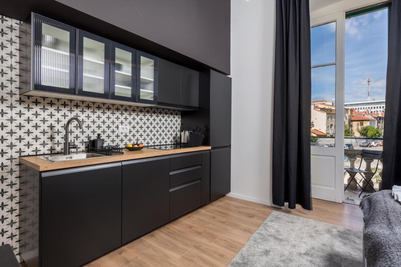Apartments & Rooms One World Rijeka Eksteriør bilde