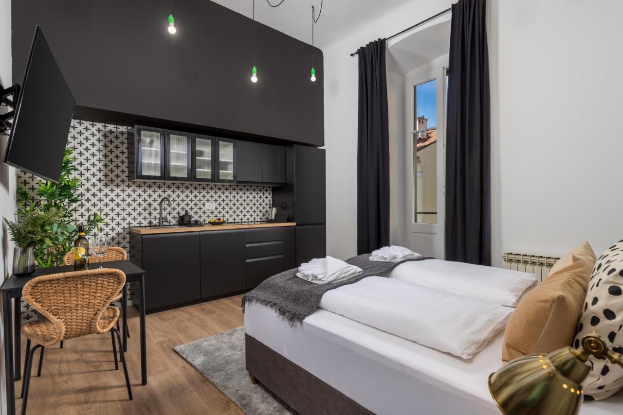 Apartments & Rooms One World Rijeka Eksteriør bilde