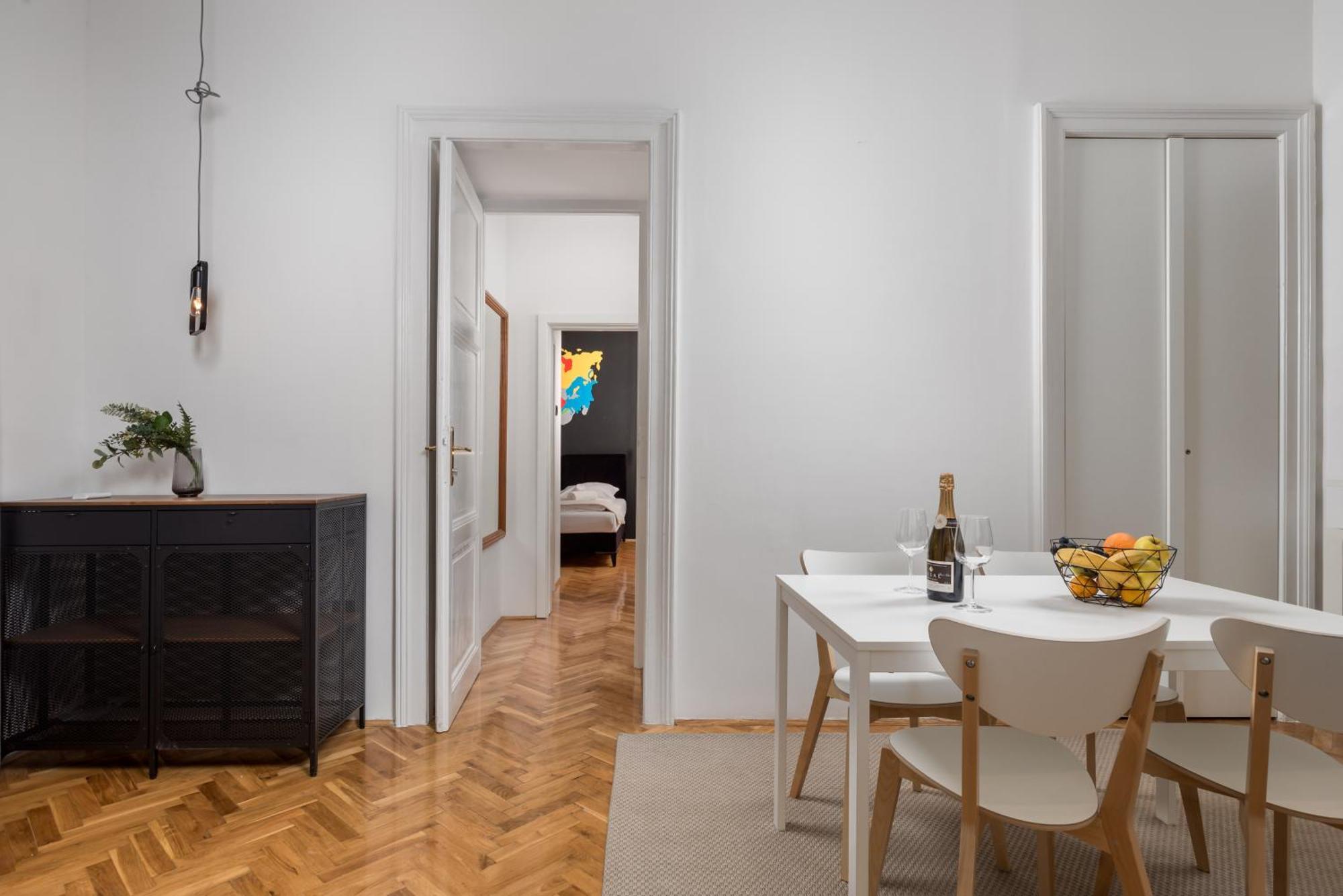 Apartments & Rooms One World Rijeka Eksteriør bilde