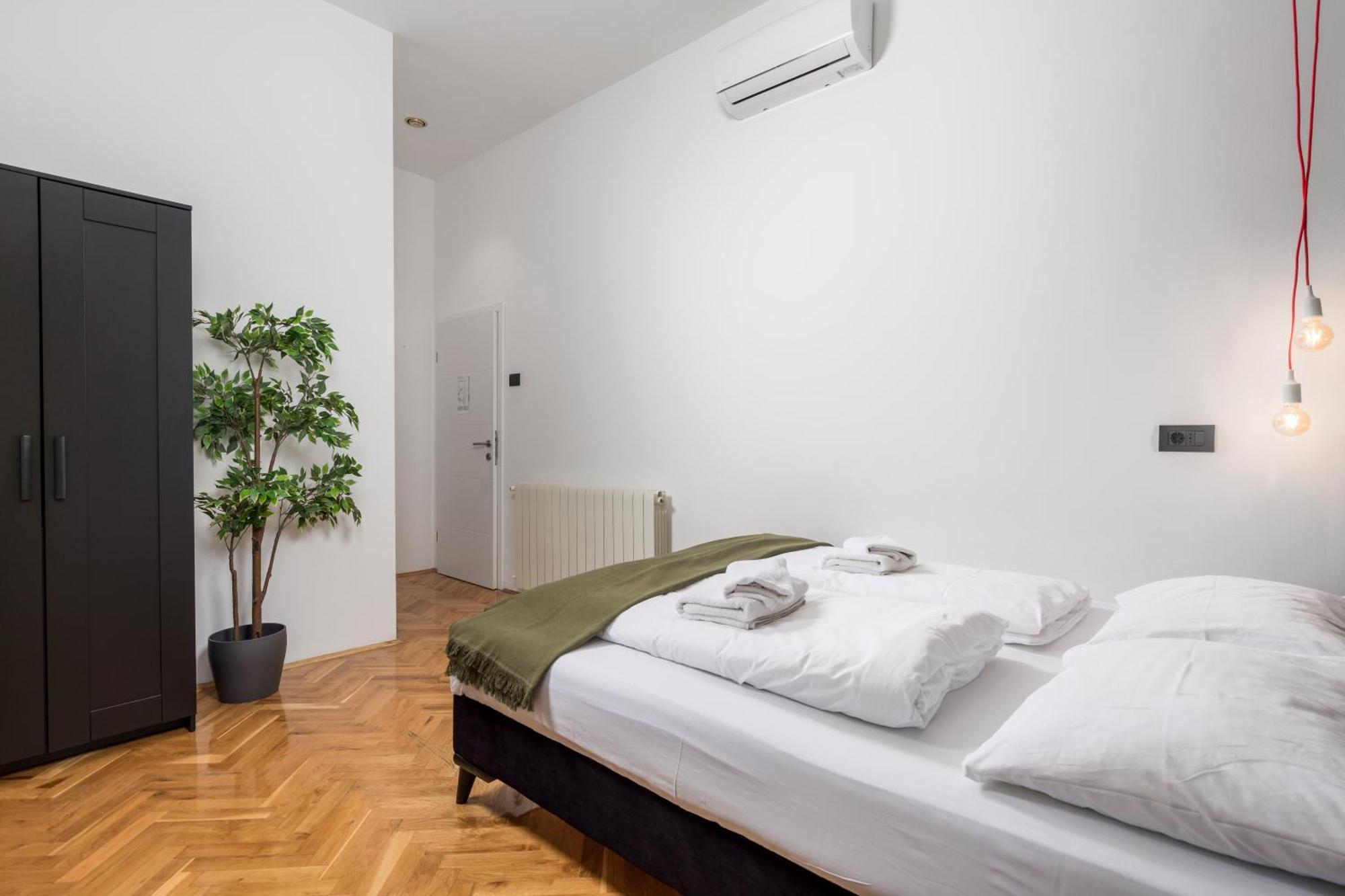 Apartments & Rooms One World Rijeka Eksteriør bilde